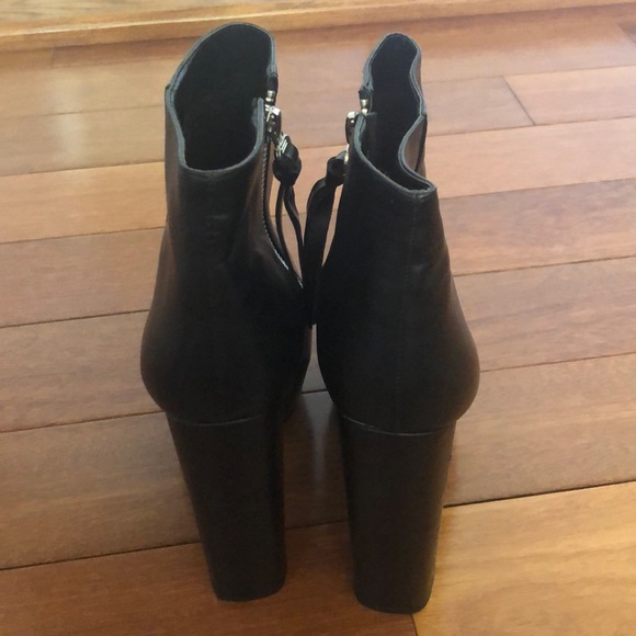 Women’s platform heels - Picture 2 of 3